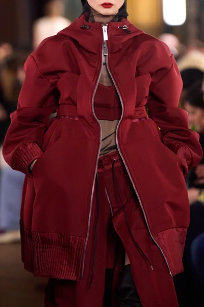 Look 10